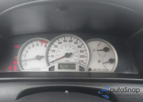 2005 Toyota Corolla S из США, поврежденный, VIN 2T1BR32E85C400667